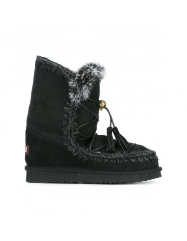 black eskimo boots